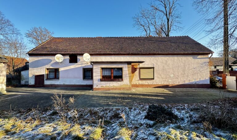 Domy - Działka 1582 m2 z zabudową | dom + budynki | potencjał inwestycyjny