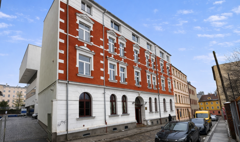 Na sprzedaż kamienica biurowo – administracyjna w Centrum Opola