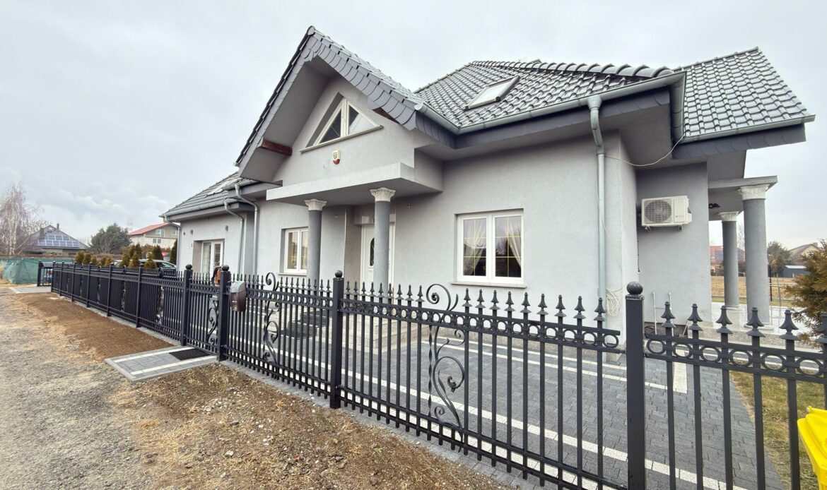 Dom na sprzedaż | 290 m2 | 10 arów | Opole – Czarnowąsy