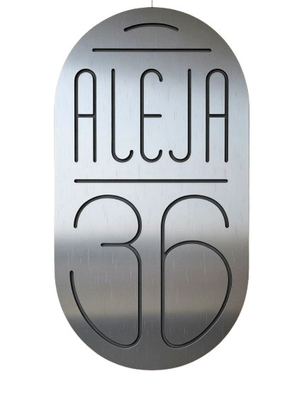 aleja_36_drewno_metal_4k-removebg-preview